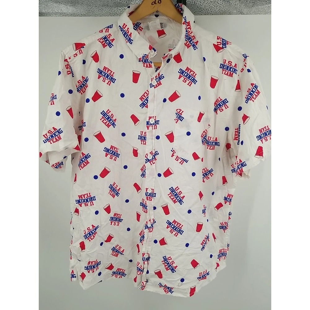 Spencer's Gifts Mens Short Sleeve USA Drinking‎ Team Pattern Shirt XL